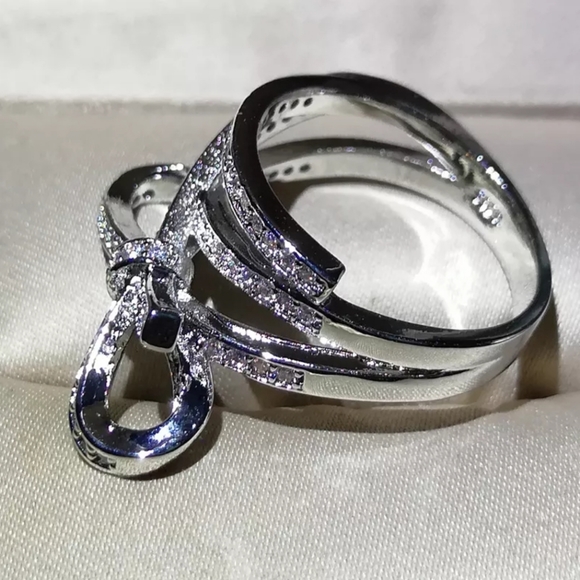 Gorgeous Bow Knot Ring - Picture 4 of 5